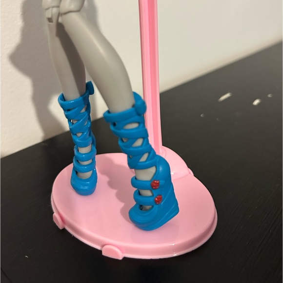 Monster High Doll Ghoulia Yelps Freaky Fusion: Fusion-Inspired Ghouls - Picture 2 of 5